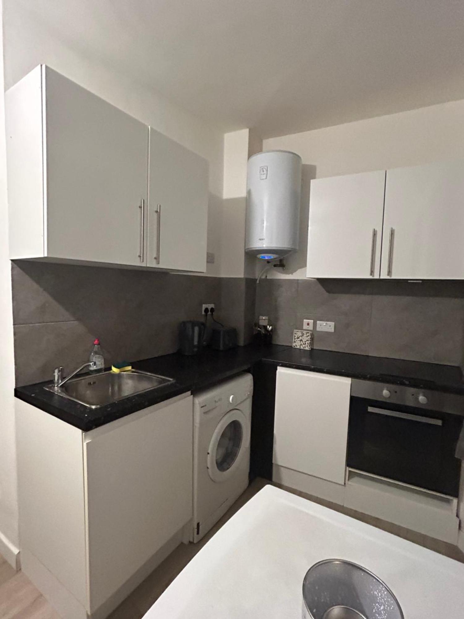 Spacious Studio Flat In لندن المظهر الخارجي الصورة