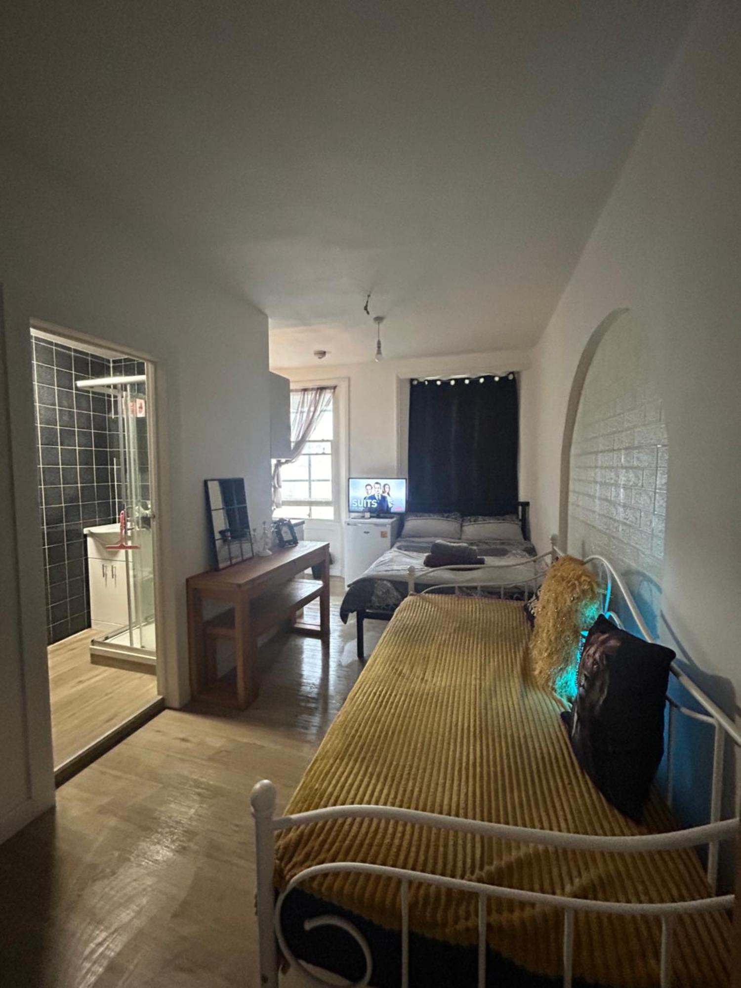 Spacious Studio Flat In لندن المظهر الخارجي الصورة